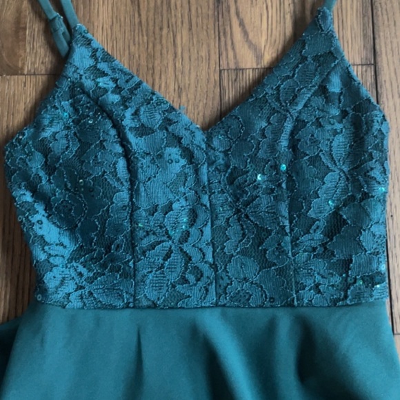 Green Formal Dress - Picture 4 of 7